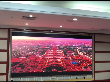 省公路局6樓室內(nèi)全彩P1.86安裝完成  尺寸：3.52X1.76 像素點(diǎn)：1892X946